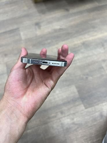 m1 macbook: IPhone 12 Pro, Б/у, 128 ГБ, Белый, 81 % — 2