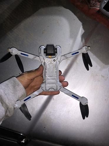 Фотоаппараты: Квадрокоптер SU21 с пультом ДУ и встроенным экраном Комплектация: - — 4