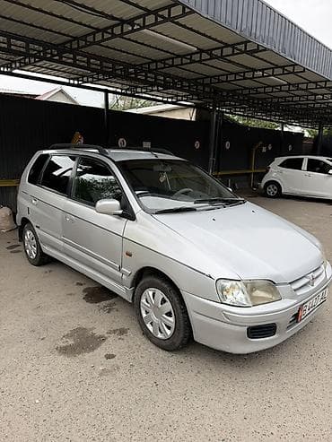 Mitsubishi Space Star: 2001 г., 1.3 л, Механика, Бензин, Хэтчбэк