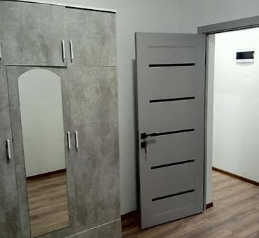 1 bedroom: Рабочий Городок
1 комн квартира 
мебель полностью
этаж 3/3
тел — 5
