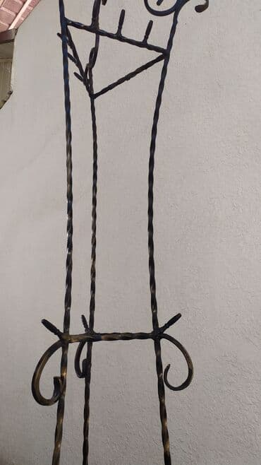 Вешалки: Вешалка для одежды. Добротный, новый. Без торга — 3