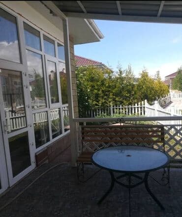 купить стол на кухню недорого: Коттедж, коттедж ЦО Карвен 4 сезона, Сары-Ой, Барбекю, Баскетбольная площадка, Бассейн — 3