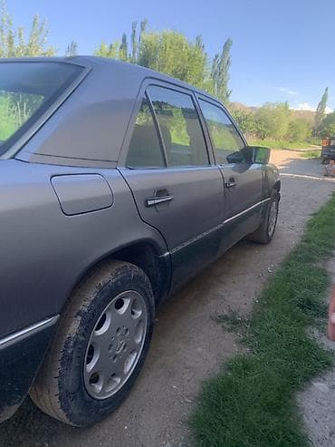 Mercedes-Benz W124: 1992 г., 3 л, Автомат, Седан — 4
