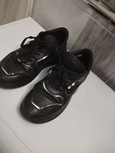 Айымдардын бут кийими: Кожаные кроссы 43. размеры разные — 8