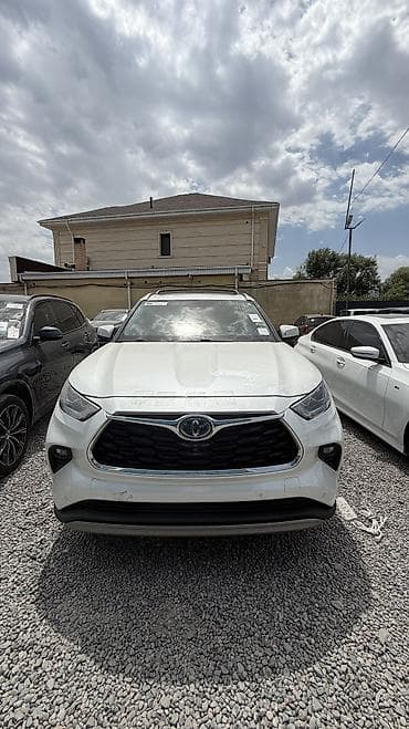 Toyota Highlander: 2021 г., 2.5 л, Автомат, Гибрид, Кроссовер at lalafo.kg Toyota Highlander: 2021 г., 2.5 л, Автомат, Гибрид, Кроссовер