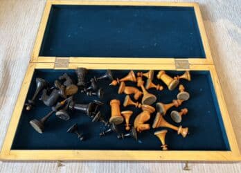 курсы шахмат бишкек: Шахматы СССР. Полный комплект! Все одинаковые. Доска дерево. Фигуры — 14