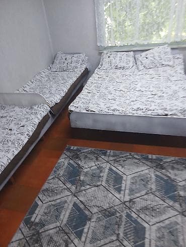 vip hostel: Гостевой дворик с комнатами для отдыха - Уютная закрытая территория с — 7