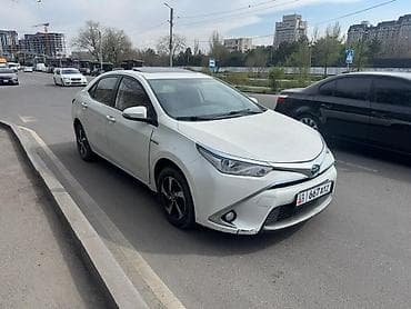 облицовка фит: Toyota Corolla: 2018 г., Вариатор, Гибрид, Седан — 3