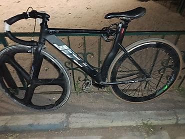 Фикс-байк (single speed) с трековой геометрией и шоссейным at lalafo.kg Фикс-байк (single speed) с трековой геометрией и шоссейным
