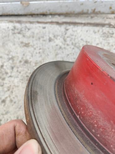 перфорированные тормозные диски: Задний тормозной диск Subaru 2003 г., Б/у, Оригинал, Япония — 3