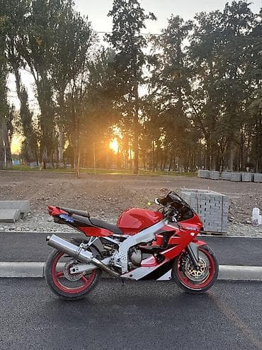mersedes r18: 150000 срочно окончательно до июня Красный спортивный мотоцикл — 3