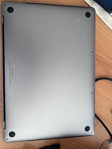 mac pro: MacBook Pro 15" (2018) - Диагональ экрана: 15 дюймов, Retina - — 4