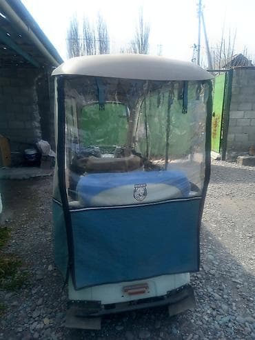 Мотозапчасти и аксессуары: Трёхколёсный электрический скутер с закрытой кабиной - Тип — 3