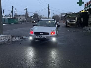 не находу авто: Ford Fusion: 2003 г., 1.4 л, Робот, Бензин, Хэтчбэк — 3