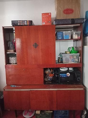 сервант советские: Стенка-шкаф, Тип стенки-шкафа: Горка, Для зала, Особенности: Для хранения посуды — 1