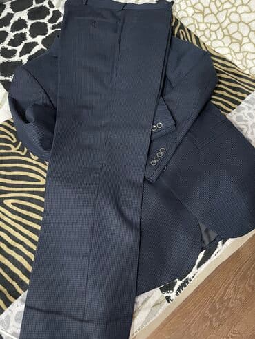 продаю в связи с переездом: Мужской костюм в отличном состоянии, Турция, размер 44-46 — 3