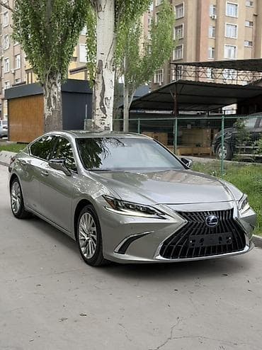 Lexus ES: 2022 г., Седан