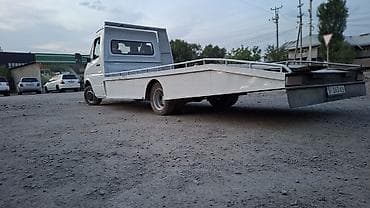 два авто: Эвакуатор, Mercedes-Benz, 1996 г., Прямая — 4
