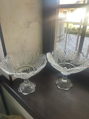 Хрустальные вазы-вазочки на ножке (набор из 2 шт.) - Материал at lalafo.kg Хрустальные вазы-вазочки на ножке (набор из 2 шт.) - Материал