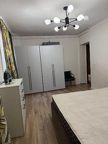 гасниса: Дом с отдельным двором и навесом для авто - Просторная гостиная — 6