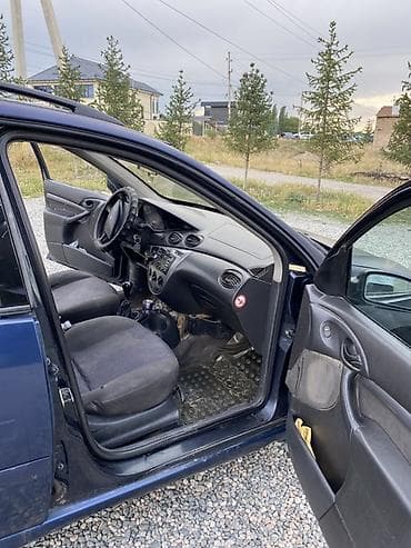 авто герметик: Ford Focus: 2001 г., 1.8 л, Механика, Бензин — 5