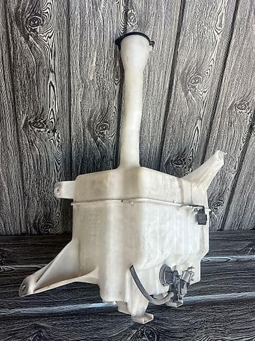 замена лобовое стекло: Бачок Toyota 2017 г., Б/у, Оригинал, США — 2