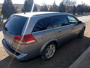 Opel Vectra: 2005 г., 1.9 л, Механика, Бензин, Универсал