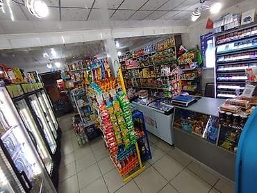 места на рынке: Продается дом+Действующий магазин в г Кара Балта,в нижней части — 3