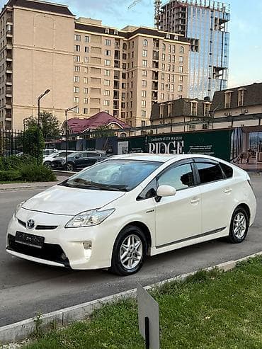 ден сояпина: Toyota Prius: 2015 г., 1.8 л, Вариатор, Гибрид, Хэтчбэк — 1