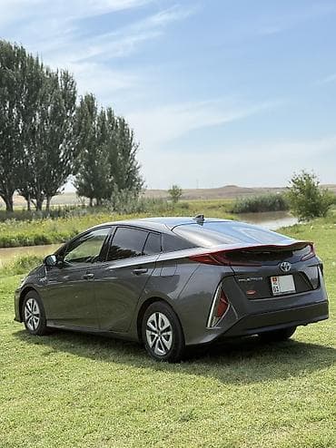 Toyota Prius: 2018 г., 1.8 л, Автомат, Гибрид, Хэтчбэк — 4
