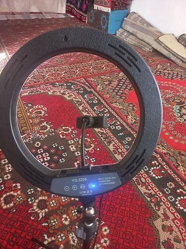 aphone 13: Кольцевая LED‑лампа YQ‑320A с штативом - Диаметр кольца: около 30–32 — 2
