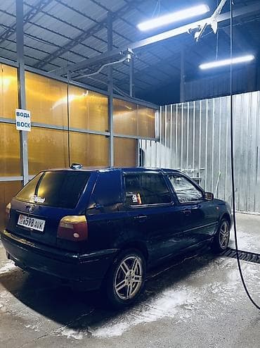 хит машина: Volkswagen Golf: 1995 г., 1.6 л, Механика, Бензин, Хэтчбэк — 9