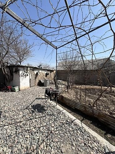 старой серии: Продаётся частный дом с двором и хозяйственными постройками. - — 1