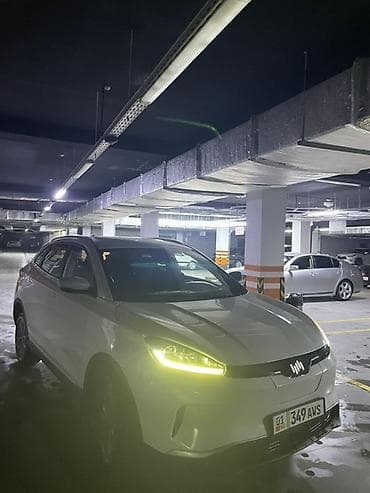 гулдоп ал: Электромобиль кроссовер (белый) - Кузов: компактный 5‑дверный — 3