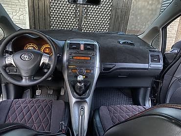 машина гольв: Toyota Auris: 2007 г., 1.4 л, Механика, Дизель, Хэтчбэк — 6
