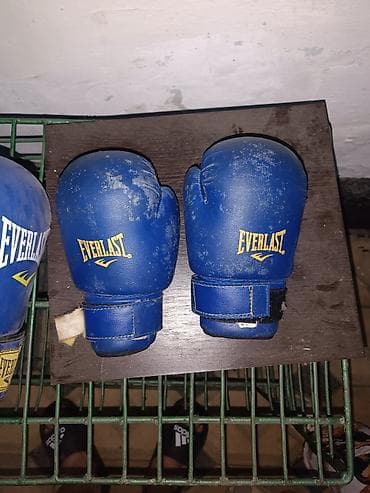 подводный фонарь: Перчатки боксерские Everlast, синие. состояние как новое - Формат — 1