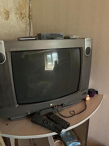 Телевизор LG кинескопный (серия Golden Eye Turbo) с акустикой по бокам