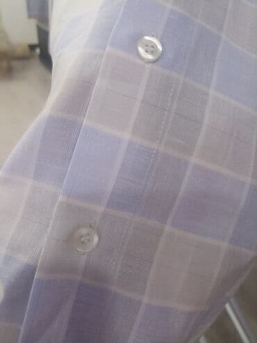 на железных номерах: Рубашки — 4