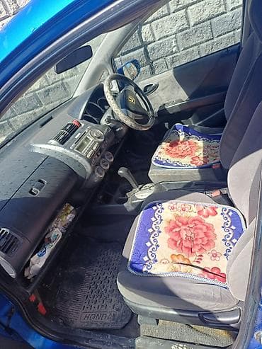 Honda Fit: 2004 г., 1.3 л, Автомат, Бензин, Хетчбек — 5