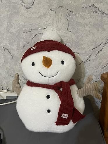Мягкая игрушка «Снеговик» с зимними аксессуарами. Совсем новая
