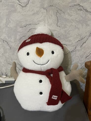 подушка игрушка: Мягкая игрушка «Снеговик» с зимними аксессуарами. - Белоснежный — 1