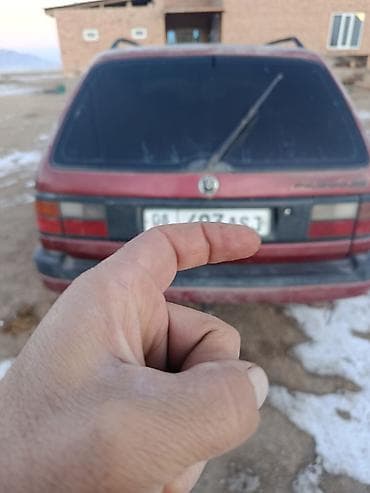 Volkswagen Passat Variant: 1992 г., 1.8 л, Механика, Бензин, Универсал