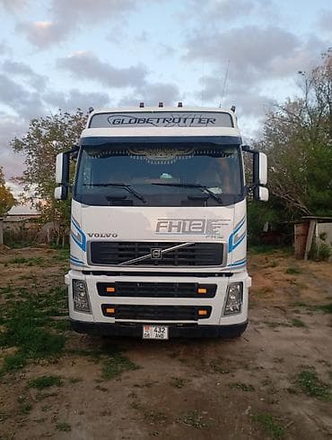 rb 25: Тягач, Volvo, 2004 г., Тентованный — 1