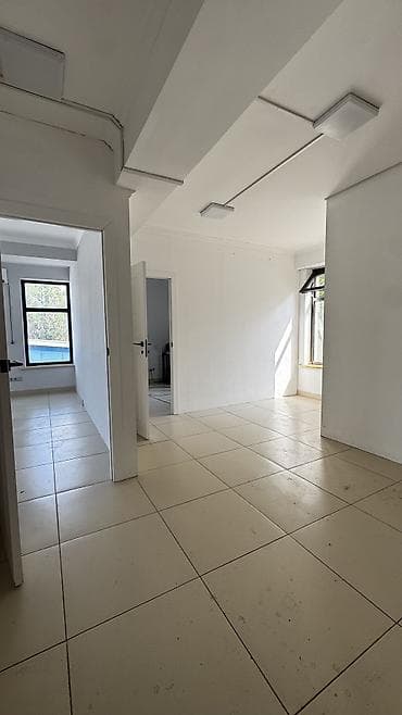 15: Сдаётся помещение : 1 кабинет+1 холл по расположению: Улица абая 18/1 — 6