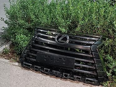 решетка: Решетка радиатора Lexus Б/у, Оригинал — 2