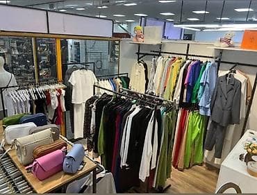 Часть бутика, 25 м², ЦУМ Айчурек, С ремонтом, Действующий, С оборудованием at lalafo.kg Часть бутика, 25 м², ЦУМ Айчурек, С ремонтом, Действующий, С оборудованием