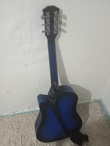 карп рыба: Акустическая гитара Kobalt, шестиструнная. - Формат корпуса: дредноут — 2