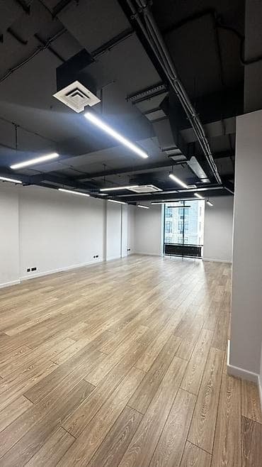 sky: Аренда офисов, 60 м², В бизнес центре, С системой безопасности — 10