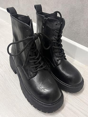 обувь в школу: Женские утепленные ботинки-челси/берцы, черные - Материал верха — 4