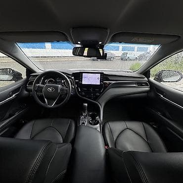 6 2: Toyota Camry: 2022 г., 2.5 л, Автомат, Гибрид, Седан — 7